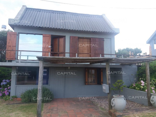 Imagen 15 de 30 de Casa Moderna En Dos Plantas En Venta En El Chorro