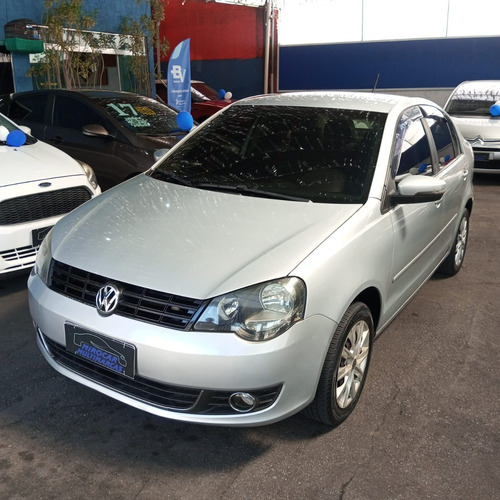 Volkswagen Polo Sedan 1.6 Comfortline Total Flex 4p