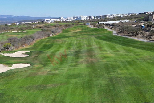Terreno De 718m² Colindante A Campo De Golf, Clúster De Solo 38 Lotes, Zibatá, Qro.