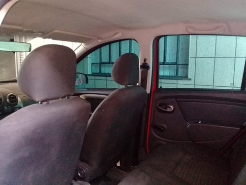 Imagem 8 de 9 de Renault Sandero