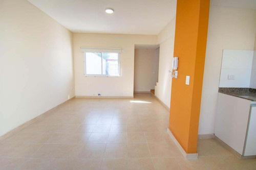 Imagen 15 de 30 de Duplex Tipo Casa Venta -165 Mts 2 Terreno-cochera - Berisso