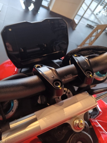 Ducati Streetfighter V4s