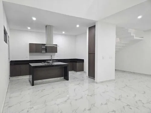 Casa (2p + 4 R) En Privada Morera En Cholul