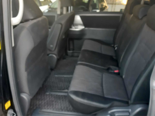 Imagen 8 de 10 de Toyota Voxy Automática