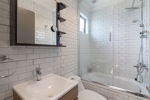 Casa En Venta De 5 Dorm En Suit. En Lo Barnechea!!