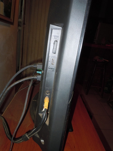 Imagen 4 de 5 de Tv Bravia 32 Para Reparar, Polarizado Malo Y No Enciende