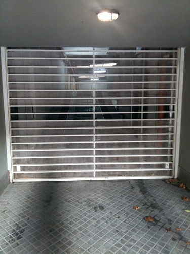 Imagen 7 de 7 de Venta De Cochera En B° Lourdes / B Echesortu