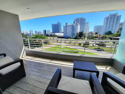 Venta Apartamento 2 Dormitorios En Edificio Alexander Boulevard