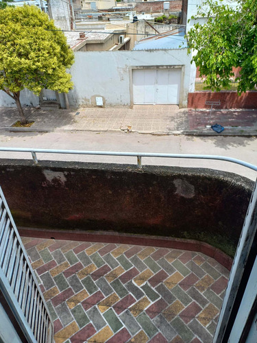 Imagen 27 de 30 de Casa + Departamento En Venta - Barrio Pueyrredon
