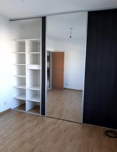 Imagen 5 de 10 de Departamento En El Centro De Campana