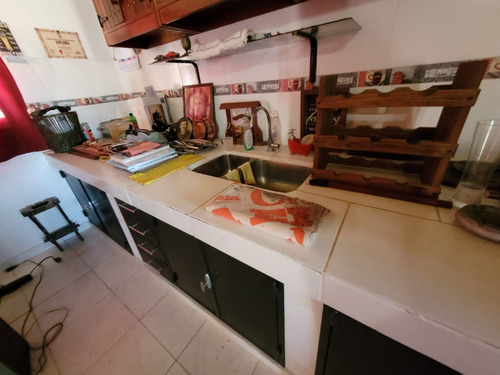 Cantisano Propiedades Vende Excelente Casa Quinta, Amplio Ambiente Con Parrilla!! Muy Buena Zona A Metros De Av.44!!