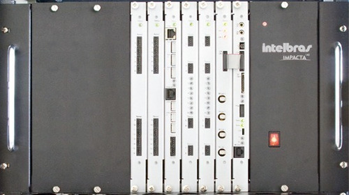 Imagem 1 de 2 de Central Pabx Híbrida Impacta 140 Rack Intelbras 0/0