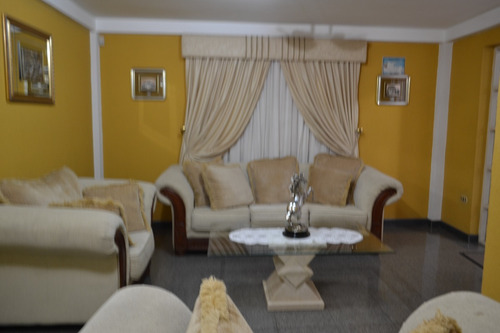 Imagen 1 de 8 de Casa Amoblada Con Piscina Y Jacuzzi En Coro. Código # 22-17693. Tlf 0412 1064720