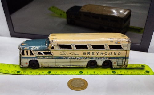 Autobús De Juguete Greyhound Super Scenicruiser #4520 (Usado)