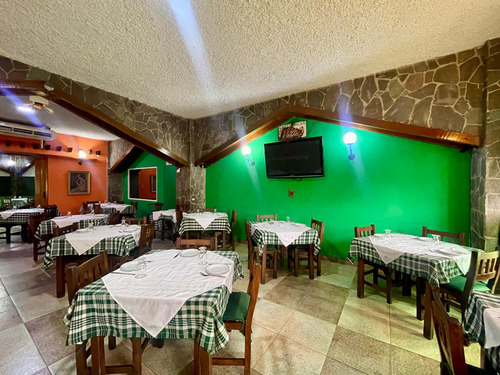 Venta Fondo De Comercio De Amplio Y Emblematico Restaurante En Los Altos Mirandinos Carrizal Rz