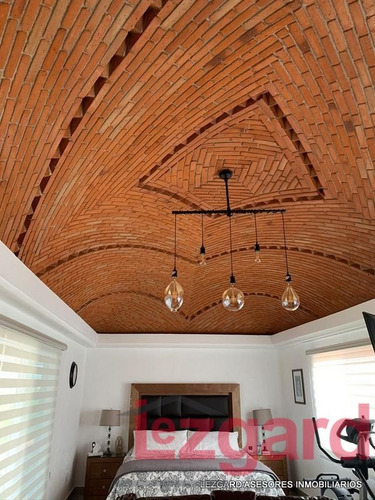 ¡vive El Lujo En Lomas De Cocoyoc! Casa En Venta Con Todas Las Comodidades.