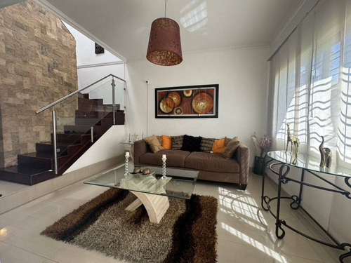 Se Vende Townhouse 168m2 Residencia Muralla Alta Urb. Los Mangos Cod 259787
