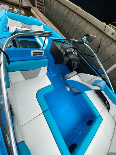 Imagen 5 de 14 de Lancha Para Wakeboard Y Wakesurf Skywake Xl 22
