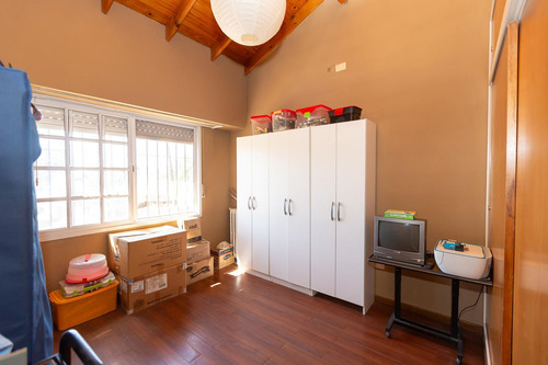 Casa 5 Amb Venta En Tesei Quincho Jardin Excelente