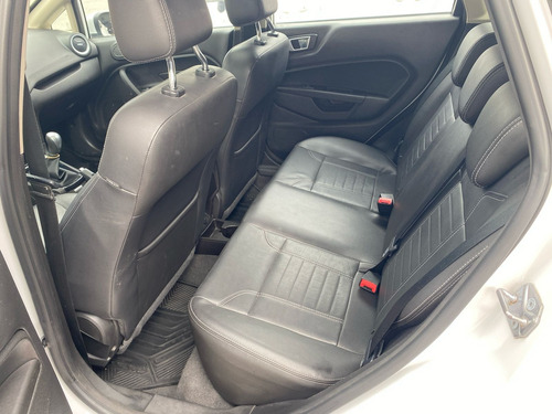 Ford Fiesta Kinetic 1.6 Titanium Powershift 120cv