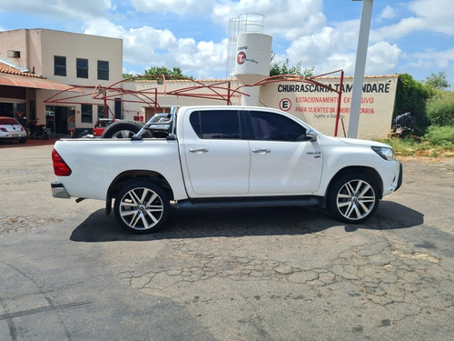 Toyota Hilux 2017 2.7 Srv Cab. Dupla 4x2 Flex Aut. 4p
