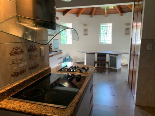 Imagen 17 de 20 de Hermosa Casa Remodelada, Amplia Y Segura, En Excelente Zona 04241665720