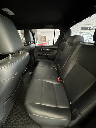 Toyota Hilux 2.8 Cd Srx 177cv 4x2 At