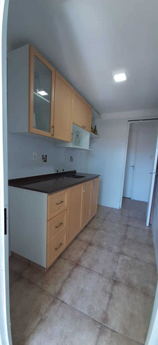 Venta, 2 Apartamentos En Un Padrón (con Renta)