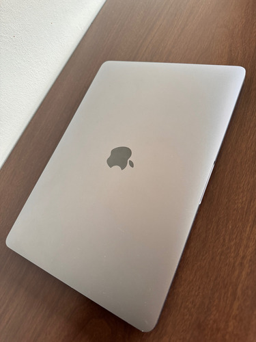 Apple Macbook Pro 13, 2020 Chip M1 256 Gb De Ssd 8 Gb De Ram Gris Espacial (Usado)