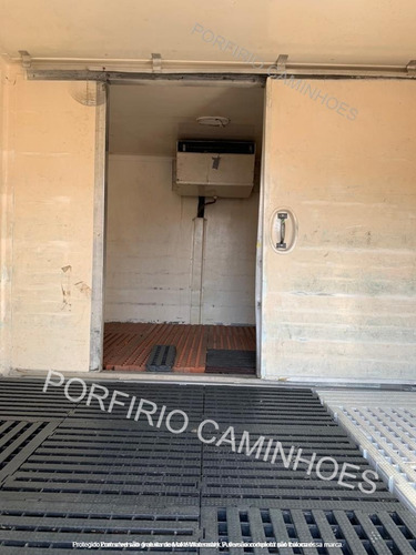 Imagem 8 de 9 de Bau P/ Iveco