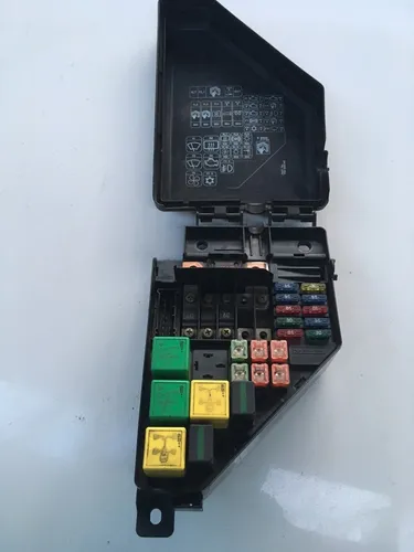 comprar Caja De Fusibles Mg Rover 75 V6 2.5 2000 A 2005 Yqe103111