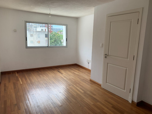 Hermoso Apartamento De Un Dormitorio A Una Cuadra De La Playa Pocitos