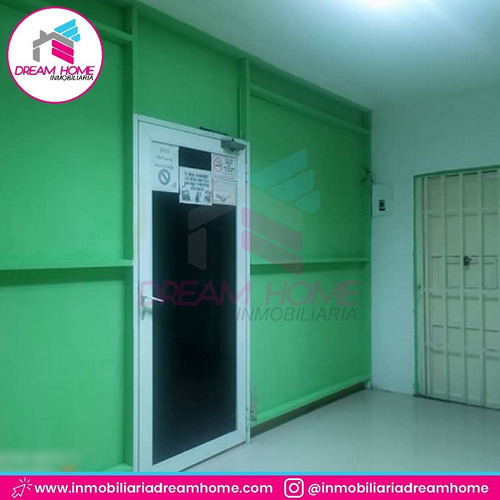 Imagen 5 de 12 de Casa Con Local Calle Negro Primero, Centro - Santa Teresa Del Tuy
