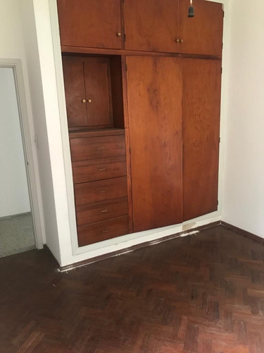 Imagen 7 de 15 de Excelente Ubicación A Metros De Plaza !! Moderna Y Amplia, 3 Dormitorios, 2 Baños, Garage, Parrillero. Para Uso Tanto De Casa Habitación, Instituto O Empresa!