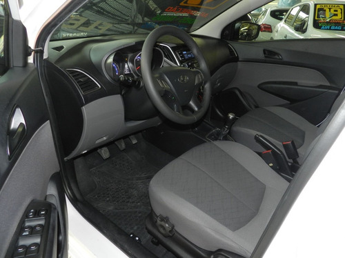 Imagem 6 de 15 de Hyundai Hb20s 1.0 Unique 12v