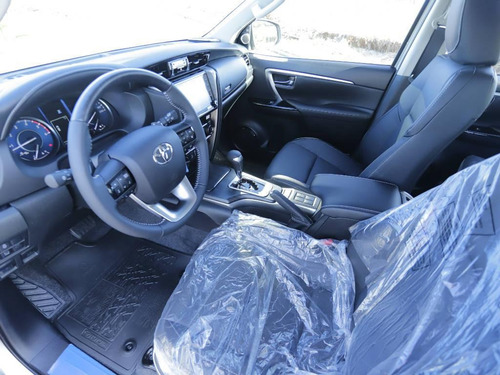 Imagem 7 de 15 de Toyota Hilux Sw4 Srx 2.8 4x4 Diesel Aut - 7 Lugares