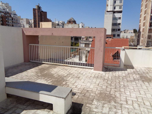 B° Nueva Córdoba - Semipiso Externo De 1 Dormitorio Amplio Con Cocina Separada Y Terraza Amplia, Ubicado A Mts. Del Parque De Las Tejas