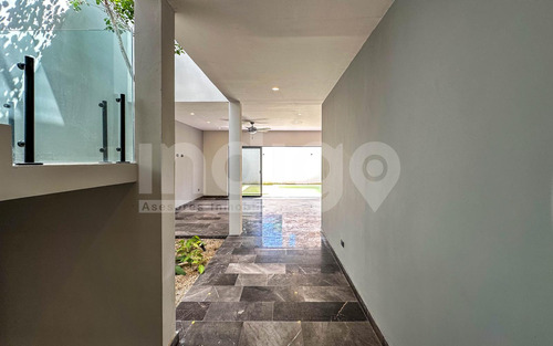 Casa En Venta En Mérida En Privada Soluna, Temozón Norte