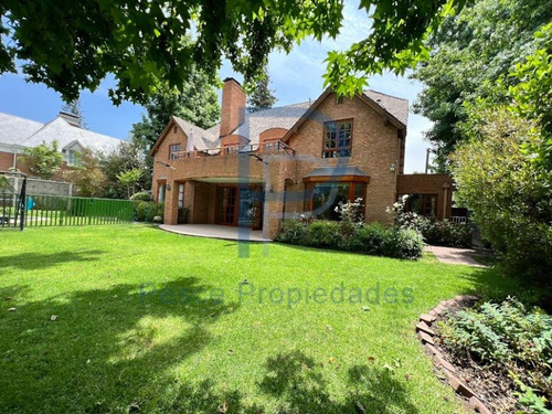 Excelente Casa Inglesa En Condominio Santuario Del Valle