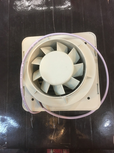 Imagen 4 de 5 de Extractor De Baño O Cocina Para Ducto O Pared De 15 Cm Akita