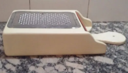Rallador De Queso Modelo Re Antiguo 367 Bis (Usado)