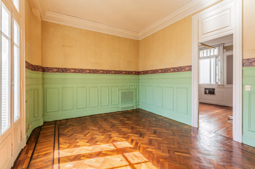 Semipiso Estilo Francés - Apto Profesional - Congreso