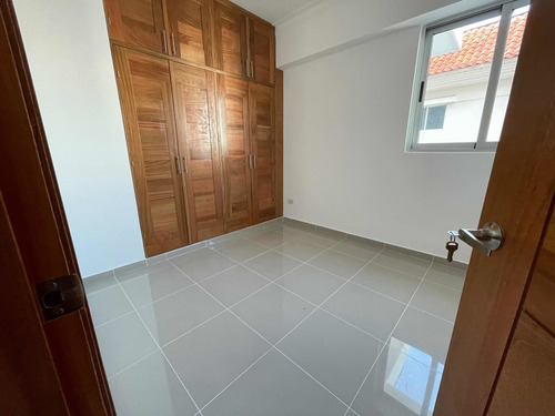 Alquiló Renacimiento Piso 6 Tres Habitaciones Dos Parqueos