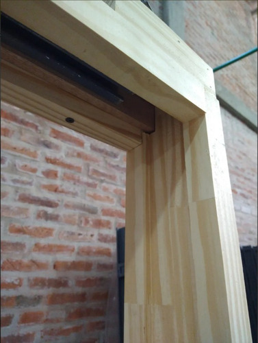 Imagen 2 de 8 de Puerta De Embutir Corrediza Pino Hoja De 80/90 Marco Madera