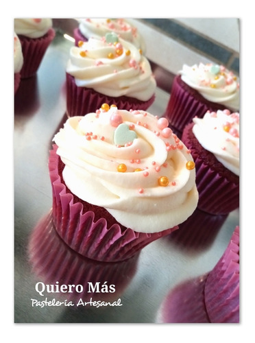 Imagen 2 de 10 de Cupcakes Personalizados Y Decorados (mínimo 1 Docena)