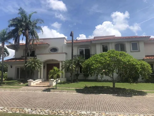 Casa Sola En Renta En Fraccionamiento Residencial Lagunas De Miralta, Altamira, Tamaulipas