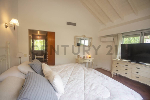 Casa Venta 4 Ambientes La Horqueta San Isidro Cochera Y Patio Y Parrilla Y Quincho Y Pileta Y Barrio