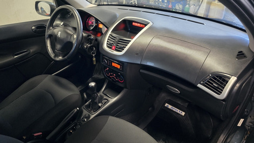 Peugeot 207 1.4 Sedan Hdi Xs