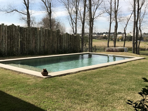 Imagen 4 de 30 de Venta Casa De 3 Dormitorios 4 Banos Vinedos De La Tahona Piscina