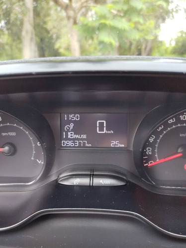 Imagen 3 de 6 de Peugeot 2008 2016 1.6 Allure